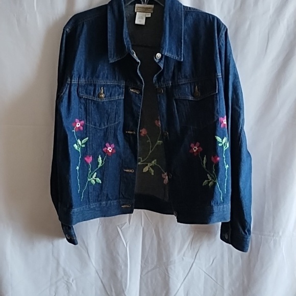 Coldwater Creek Jackets & Blazers - Coldwater Creek denim jacket with floral stitching. Size L
